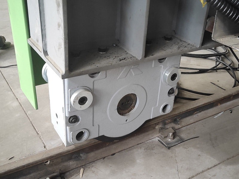 地轨车驱动轮箱